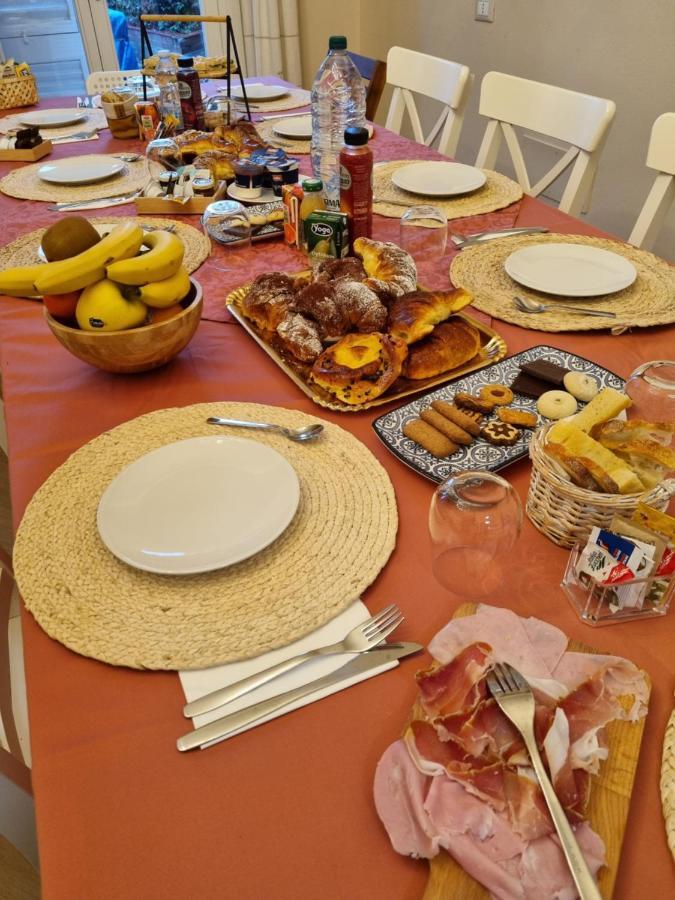 B&B Le Rose Di Paola Santa Maria a Monte Exteriör bild