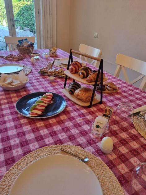 B&B Le Rose Di Paola Santa Maria a Monte Exteriör bild